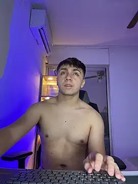 Snapshot of aron__cooper chatting on 12-01-25, 04:02 aron cooper online show from 12-01-25, 04:02