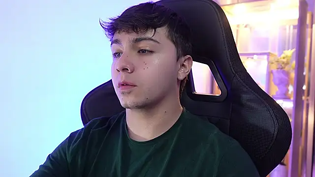 Snapshot of aron__cooper chatting on 03-14-26, 12:27 aron cooper online show from 03-14-26, 12:27