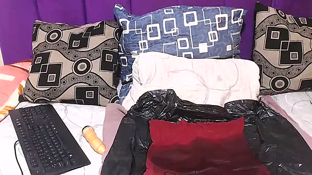 Snapshot of BLACKberry008 chatting on 01-17-26, 03:26 BLACKberry008 online show from 01-17-26, 03:26