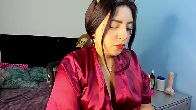 Snapshot of Charlotte_cutee18 chatting on 06-04-26, 11:04 Charlotte cutee18 online show from 06-04-26, 11:04
