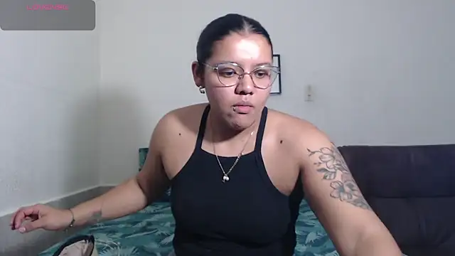 Snapshot of agata_22 chatting on 04-30-26, 12:06 agata 22 online show from 04-30-26, 12:06