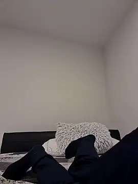 suarez1235 online show from 12-02-25, 09:27