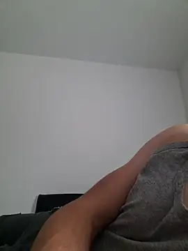 suarez1235 online show from 11-17-25, 09:35