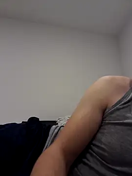 Snapshot of suarez1235 chatting on 10-30-25, 07:33 suarez1235 online show from 10-30-25, 07:33