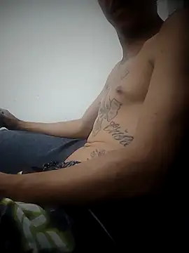 Snapshot of DG0022 chatting on 03-12-26, 12:31 DG0022 online show from 03-12-26, 12:31