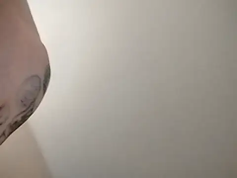 Snapshot of fukurbutt chatting on 02-06-26, 06:53 fukurbutt online show from 02-06-26, 06:53