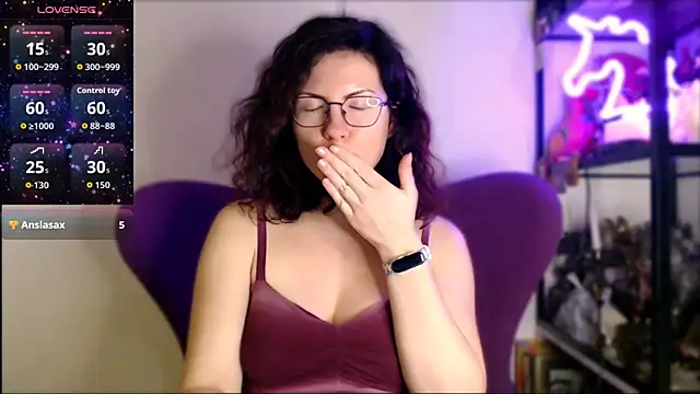 Snapshot of vaders_daughter chatting on 12-22-25, 07:36 vaders daughter online show from 12-22-25, 07:36