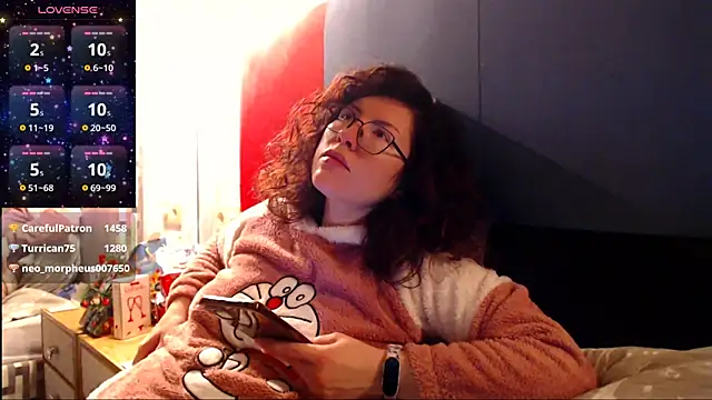 Snapshot of vaders_daughter chatting on 01-08-26, 09:10 vaders daughter online show from 01-08-26, 09:10