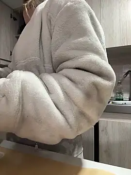 Barbie girl 69 online show from 12-18-25, 10:57