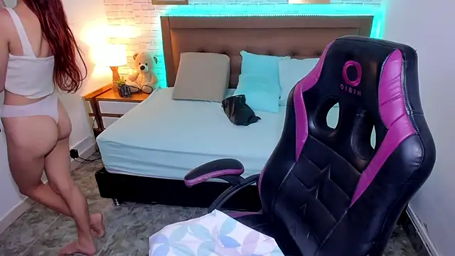 julieth love  online show from 10-06-25, 01:01