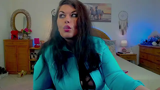 Snapshot of EllenGrace chatting on 05-28-26, 08:33 EllenGrace online show from 05-28-26, 08:33