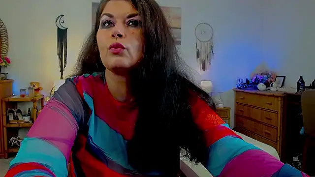 Snapshot of EllenGrace chatting on 06-04-26, 08:30 EllenGrace online show from 06-04-26, 08:30