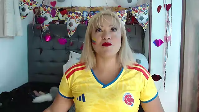 ChristinMooree online show from 07-07-26, 03:15