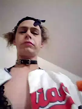 Snapshot of cdressupdiva chatting on 12-25-24, 08:29 cdressupdiva online show from 12-25-24, 08:29