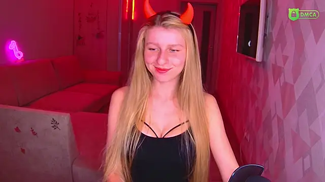 AmaliaQueen online show from 10-31-25, 02:57