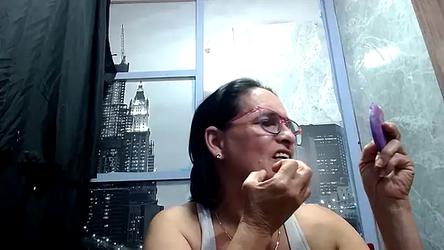 Nastylatinaxxx online show from 12-17-25, 11:21