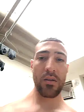 sebasxx97 online show from 11-04-25, 01:37