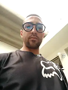 sebasxx97 online show from 09-09-25, 02:26