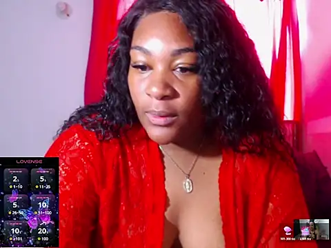 Snapshot of the_pearl199 chatting on 05-19-26, 01:07 the pearl199 online show from 05-19-26, 01:07