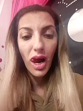 RileyLanna online show from 12-18-25, 03:49