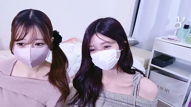 POCARI SWEAT online show from 03-22-26, 02:40