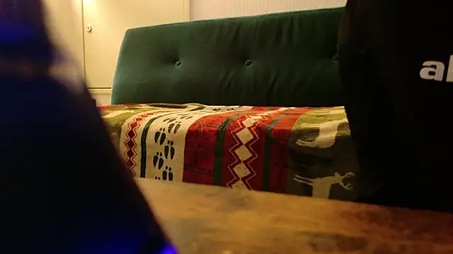 POCARI SWEAT online show from 10-11-25, 03:13