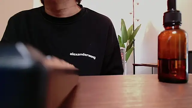 POCARI SWEAT online show from 04-04-26, 12:50