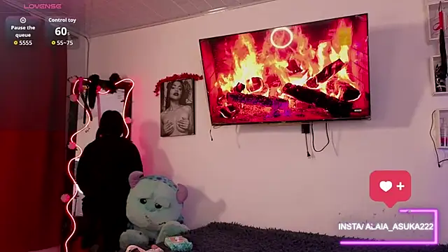 Alaia Asuka online show from 10-04-25, 12:23