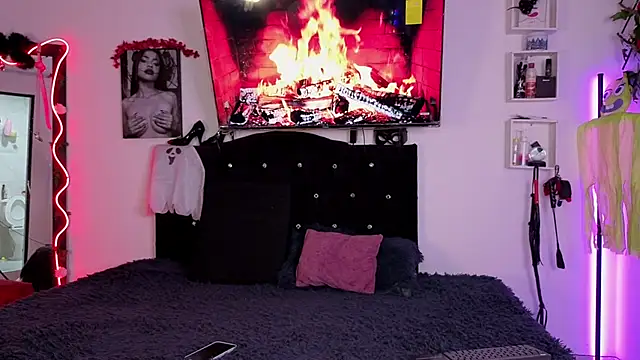 Alaia Asuka online show from 10-22-25, 12:10