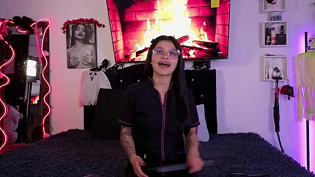 Alaia Asuka online show from 10-19-25, 11:18