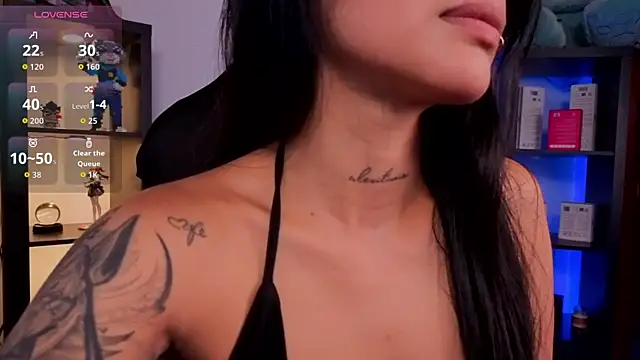 Snapshot of Alaia_Asuka chatting on 06-19-26, 01:11 Alaia Asuka online show from 06-19-26, 01:11