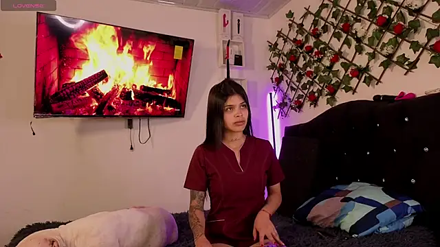 Alaia Asuka online show from 10-06-25, 12:34