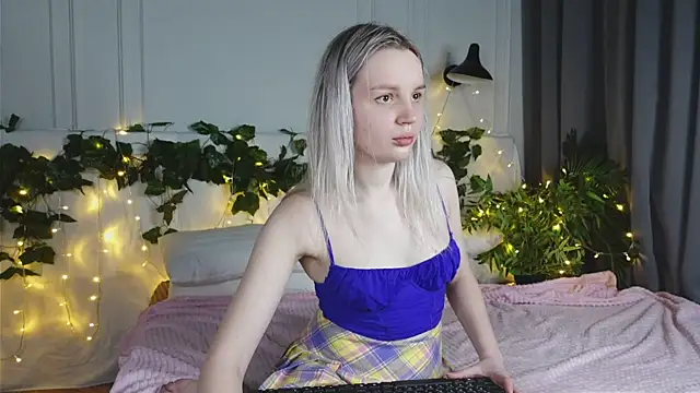 Beatrica Klein online show from 03-15-25, 03:48