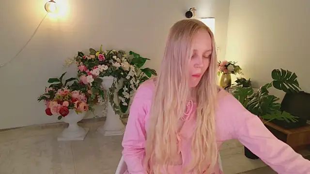 Beatrica Klein online show from 04-19-26, 02:07