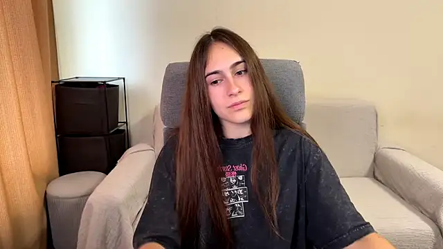 Snapshot of AliceKolltt chatting on 11-06-25, 10:19 AliceKolltt online show from 11-06-25, 10:19