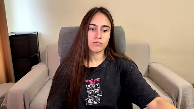 Snapshot of AliceKolltt chatting on 11-18-25, 09:45 AliceKolltt online show from 11-18-25, 09:45