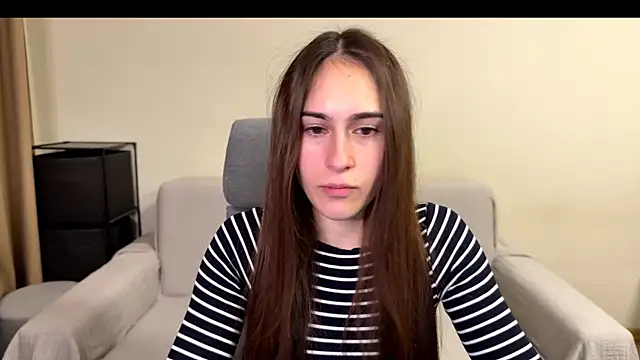 Snapshot of AliceKolltt chatting on 11-20-25, 04:29 AliceKolltt online show from 11-20-25, 04:29