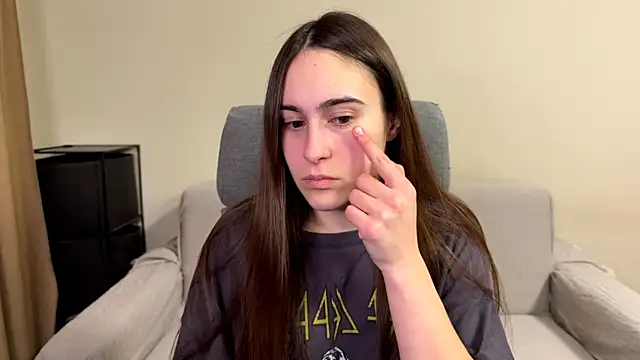 AliceKolltt online show from 04-07-26, 08:10