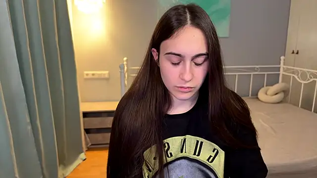 Snapshot of AliceKolltt chatting on 06-16-26, 08:53 AliceKolltt online show from 06-16-26, 08:53