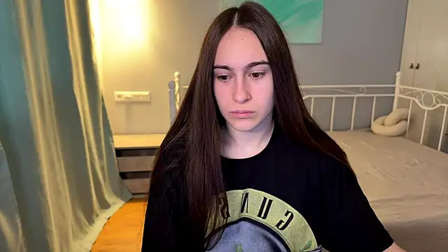 Snapshot of AliceKolltt chatting on 06-25-26, 12:43 AliceKolltt online show from 06-25-26, 12:43