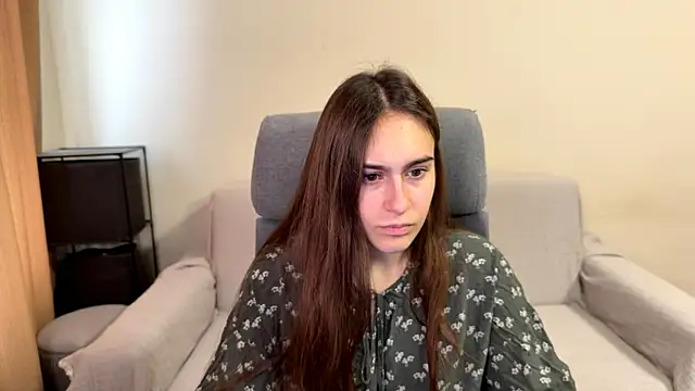 Snapshot of AliceKolltt chatting on 10-20-25, 11:44 AliceKolltt online show from 10-20-25, 11:44
