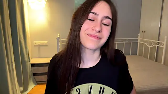 Snapshot of AliceKolltt chatting on 07-15-26, 10:06 AliceKolltt online show from 07-15-26, 10:06
