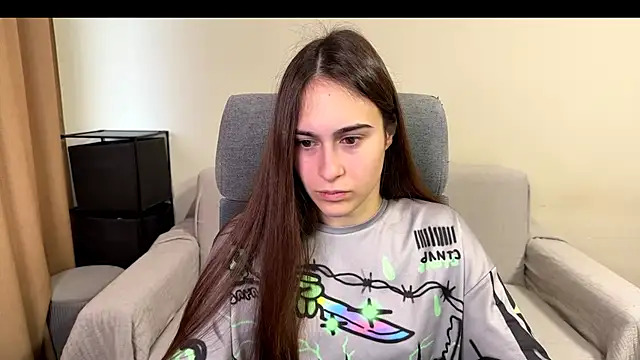 Snapshot of AliceKolltt chatting on 12-04-25, 11:53 AliceKolltt online show from 12-04-25, 11:53