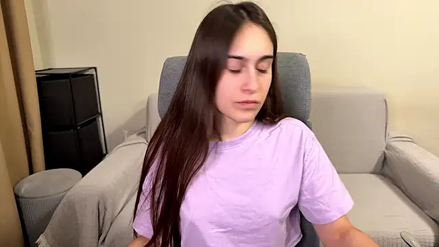 Snapshot of AliceKolltt chatting on 02-11-26, 04:18 AliceKolltt online show from 02-11-26, 04:18