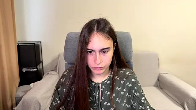 Snapshot of AliceKolltt chatting on 10-23-25, 02:05 AliceKolltt online show from 10-23-25, 02:05