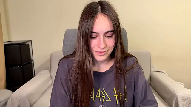 Snapshot of AliceKolltt chatting on 02-19-26, 08:17 AliceKolltt online show from 02-19-26, 08:17