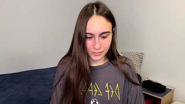 Snapshot of AliceKolltt chatting on 05-19-26, 06:15 AliceKolltt online show from 05-19-26, 06:15