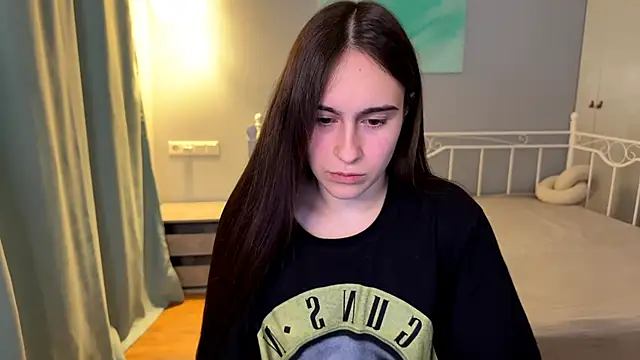 Snapshot of AliceKolltt chatting on 06-27-26, 08:26 AliceKolltt online show from 06-27-26, 08:26