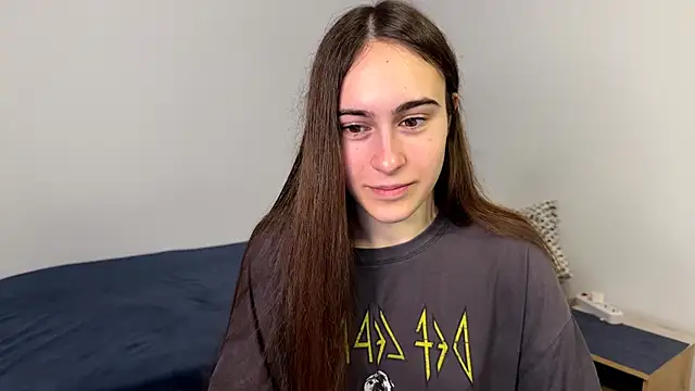 Snapshot of AliceKolltt chatting on 05-03-26, 12:05 AliceKolltt online show from 05-03-26, 12:05
