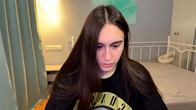 Snapshot of AliceKolltt chatting on 06-19-26, 08:47 AliceKolltt online show from 06-19-26, 08:47